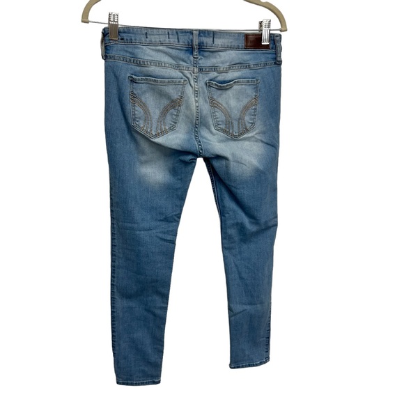 Hollister Low-Rise Super Skinny Light Wash Jeans, Size 5 Short - Picture 2 of 7